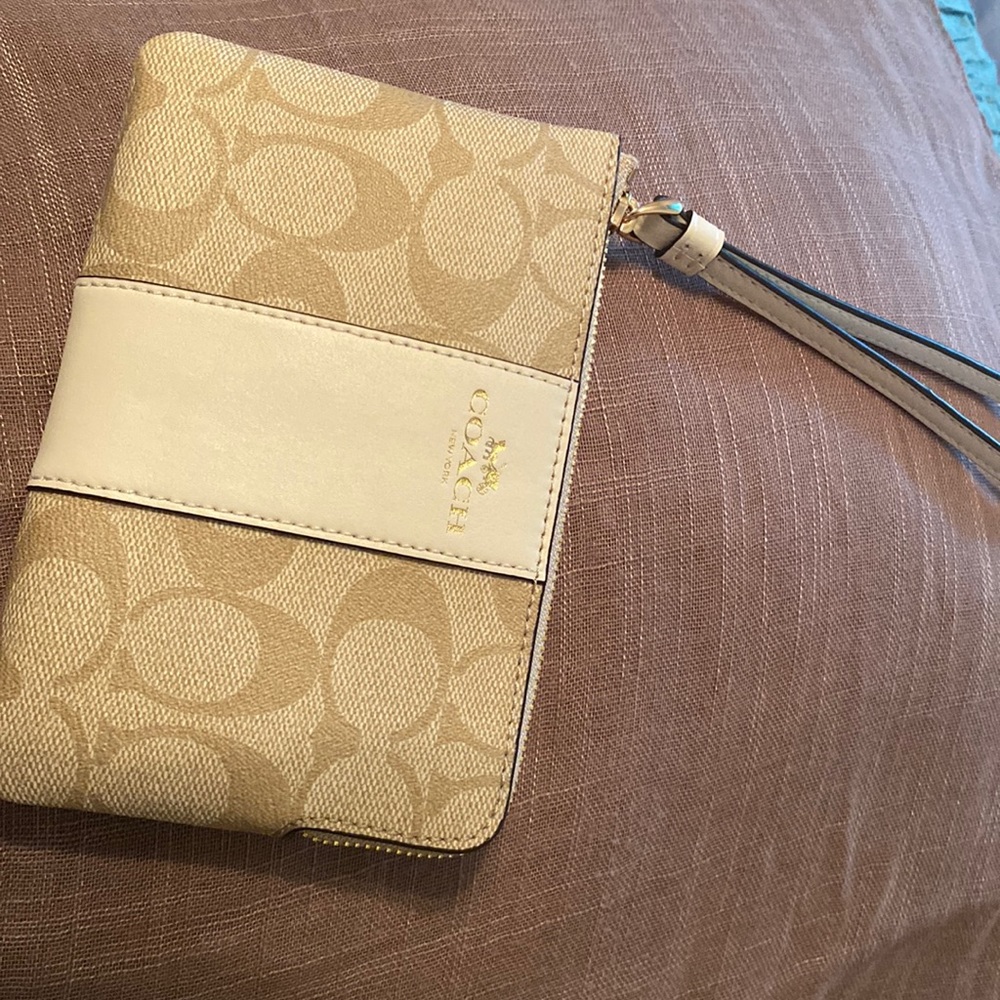 Brand New Coach Wallet!!!